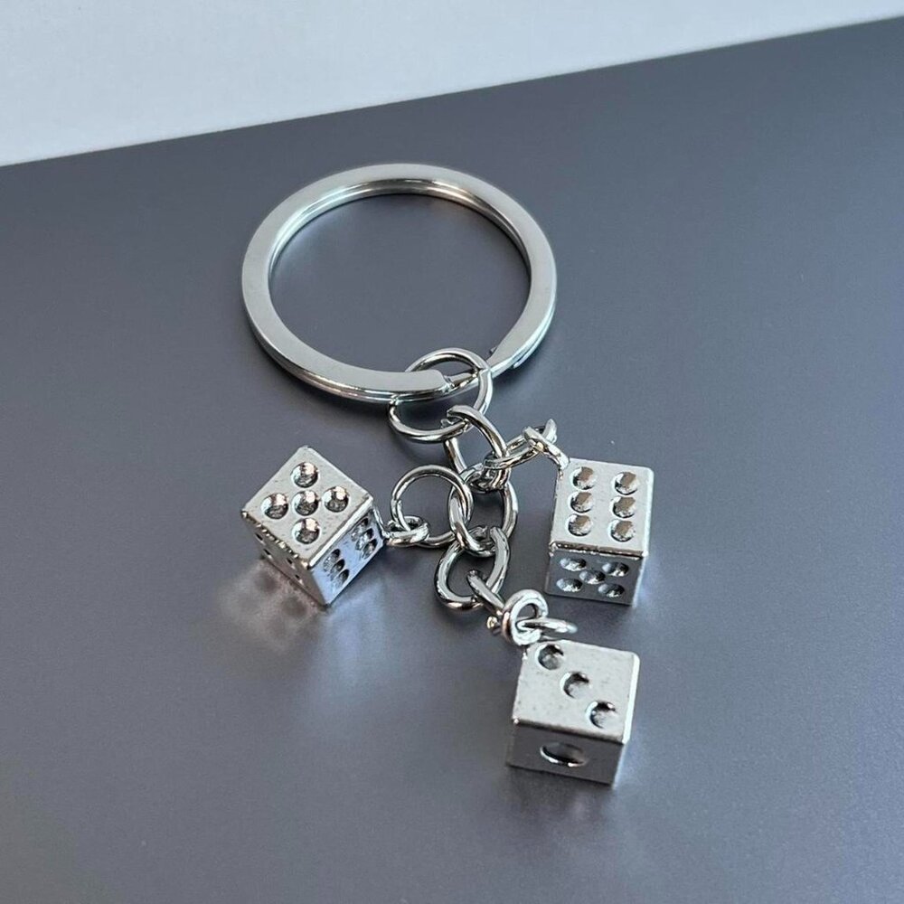 y2k 2000s dice stack silver chrome keyring keychain